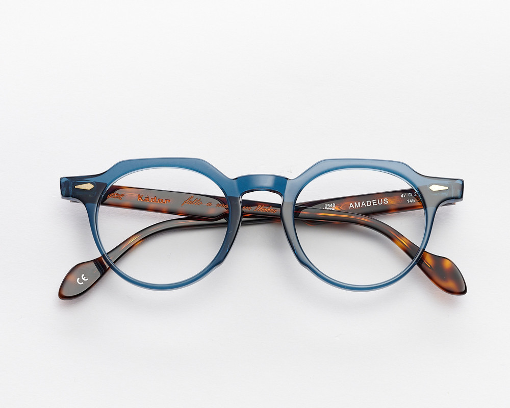 Thin and hexagonal-shaped eyeglasses model Amadeus in blu and havana temples color