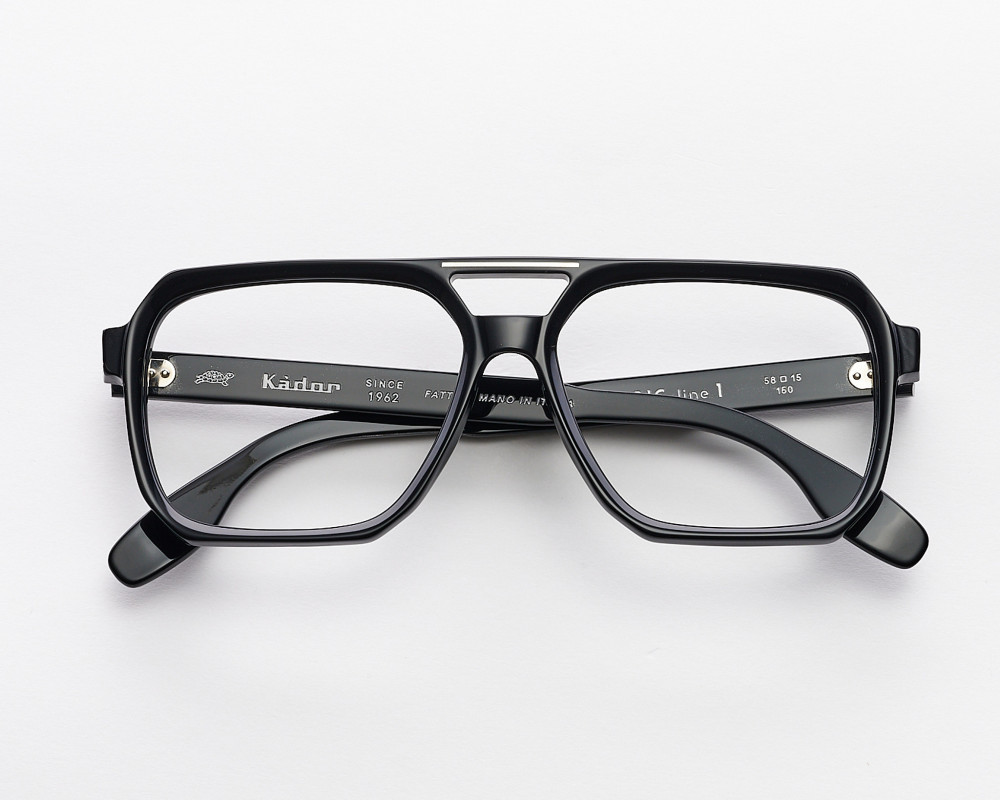 Big Line 1 large and squared eyeglasses in black color