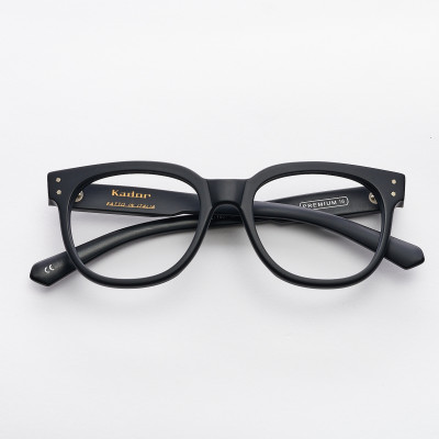 Collection of premium men's sunglasses and eyeglasses |