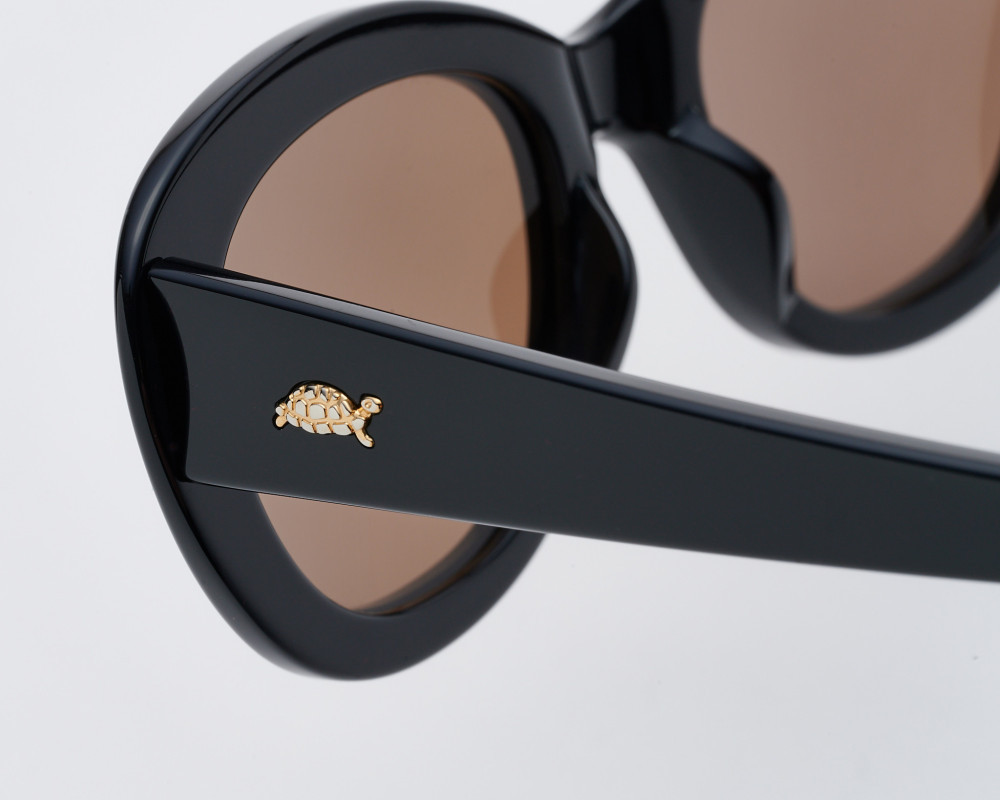 Vintage women's black sunglasses